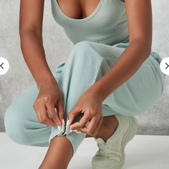 Sage Pleat Detail Slouch Jeans NWT - Picture 6 of 10